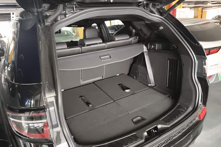 Used Land Rover Discovery Sport 2020 249 PS R-Dynamic Performance Tech Edition 7 Seats
