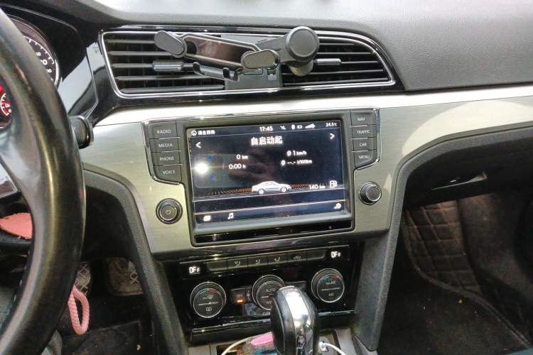 Used Volkswagen Lamando 2018 280TSI DSG Comfort Edition Audio And AC Panel