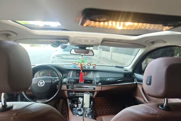 Used BMW 5 Series 2014 520Li Elegant Model
