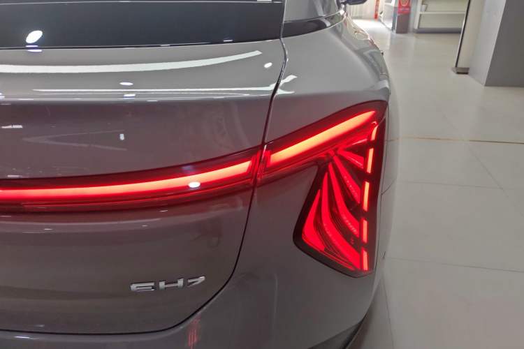 Used Hongqi EH7 2025 600 Smart Selection Edition
