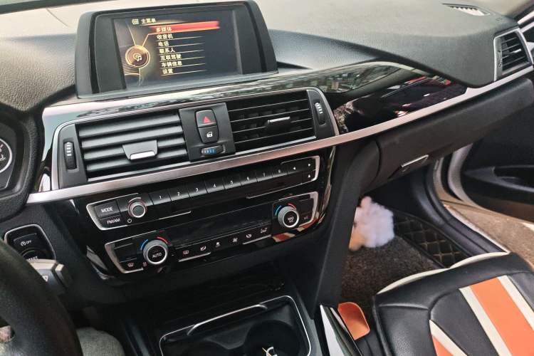 Used BMW 3 Series 2016 320Li Ambition Model
