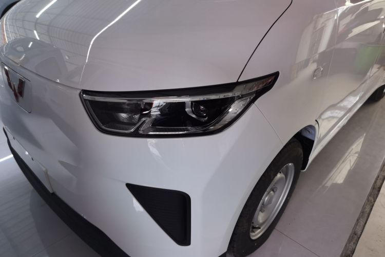 Used Wuling Yangguang 2024 300KM Comfort Version Passenger Van 75kW