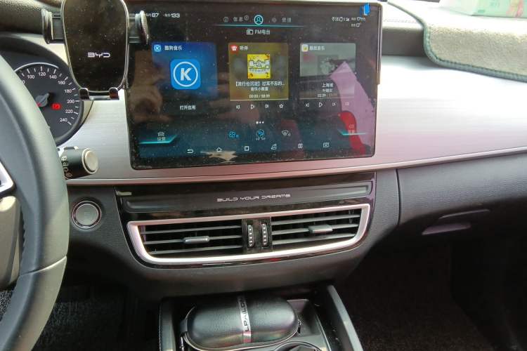 Used BYD Song MAX 2021 Upgraded Model 1.5T Automatic Flagship Version with 6 Seats Audio And AC Panel