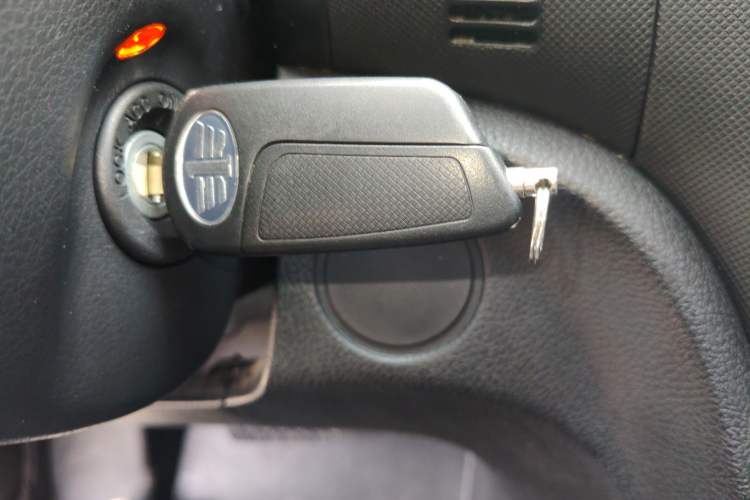 Used Bestune B70 2018 2.0L Automatic Connected Smart Edition Interior 1