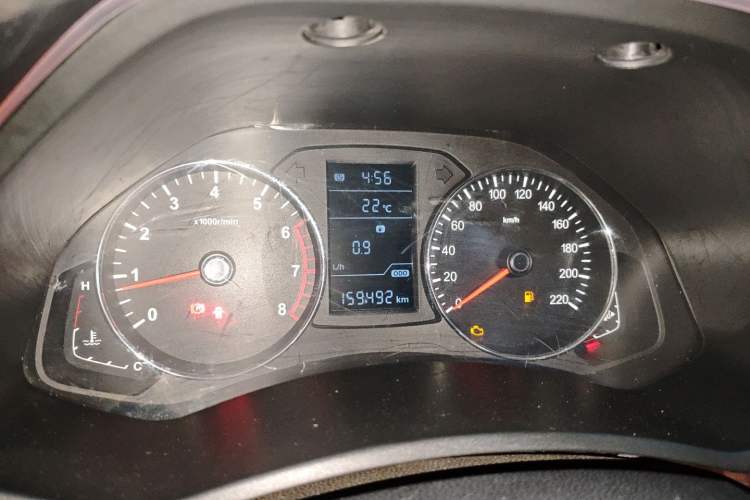 Used FAW Senya R7 2016 1.6L Manual Luxury Model
