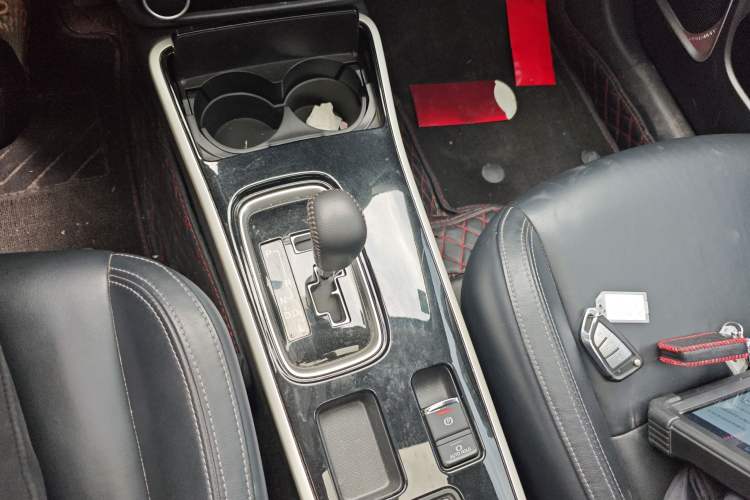 Used Mitsubishi Outlander 2019 2.0L Two-Wheel Drive Comfort Edition 5 Seats China VI Standard