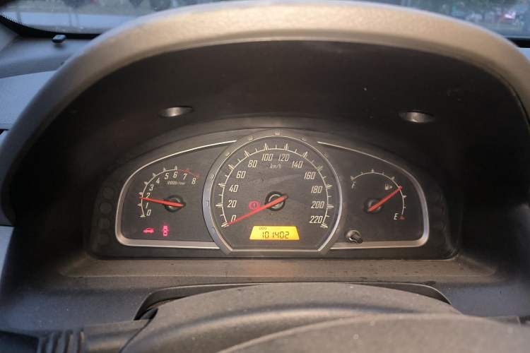 Used Baojun 630 2011 1.5L manual standard version
