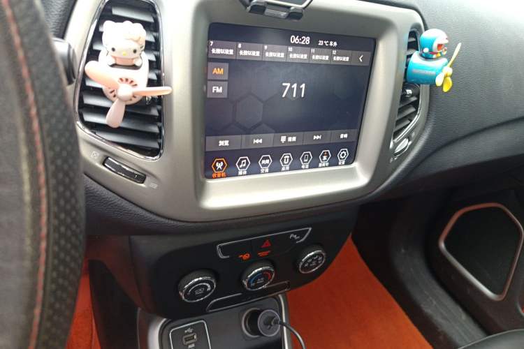 Used Jeep Compass 2017 200T Automatic Enjoyment Version Audio And AC Panel