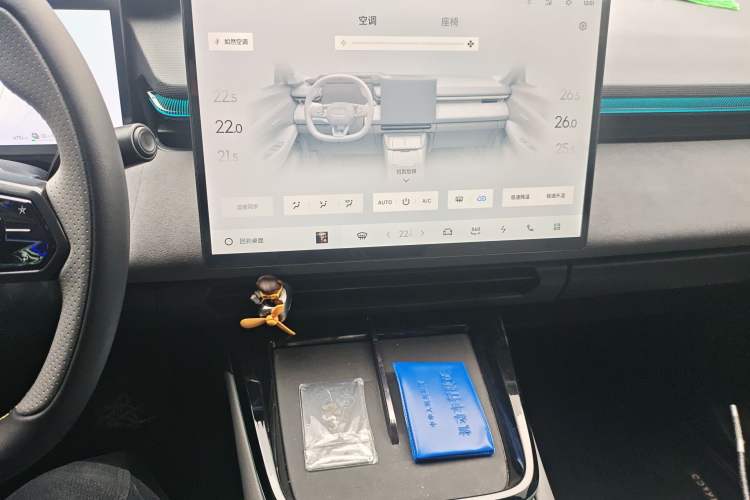 Used Lynk & Co 08 EM-P 2025 120km Long-Range Pro