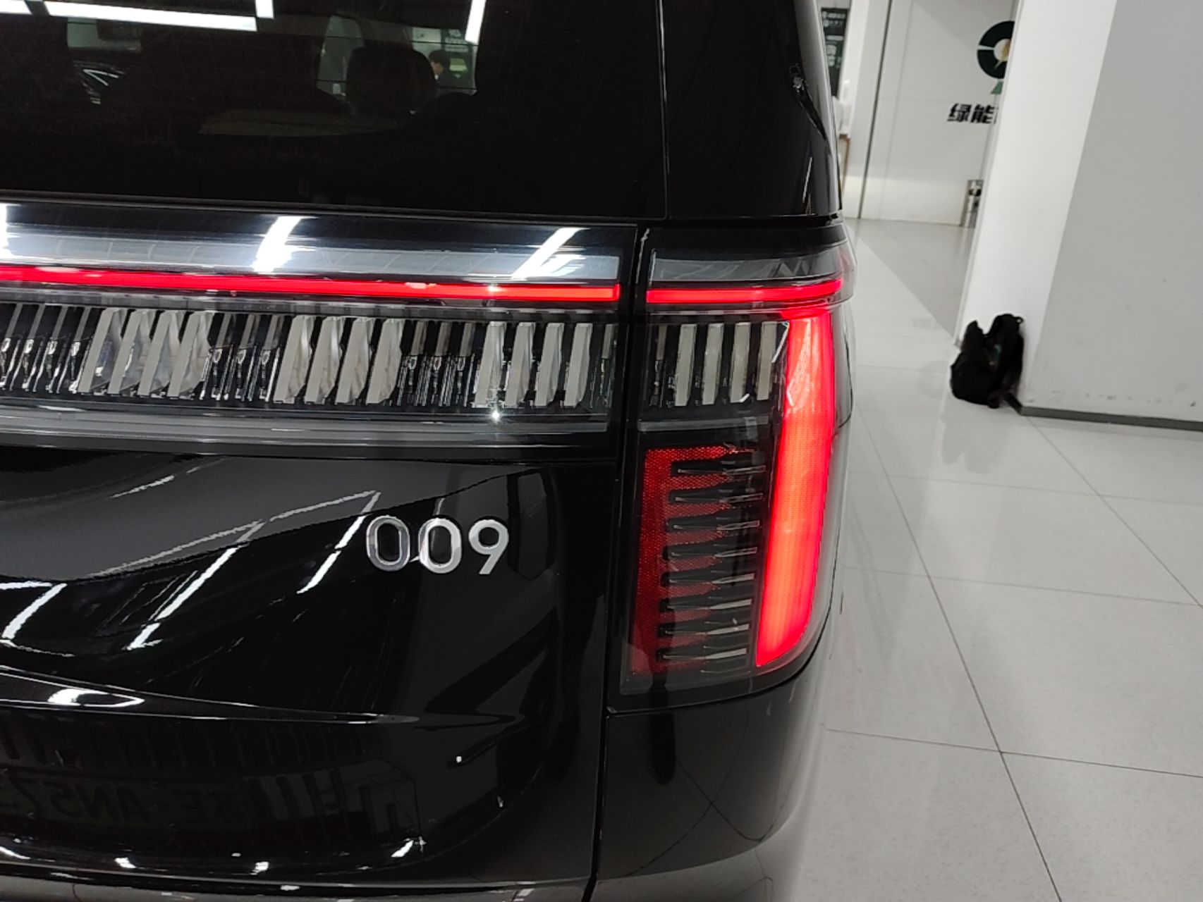 Zeekr 009 2024 Six-Seat Executive Version 4WD 108 kWh — снимка 9