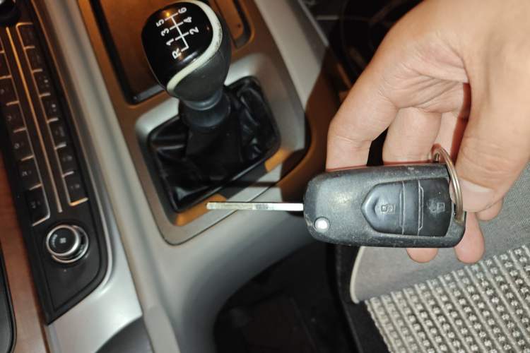 Used SAIC MAXUS G10 2015 2.0T Manual Anniversary Edition
