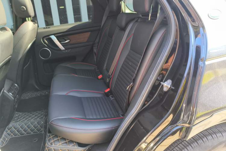 Used Land Rover Discovery Sport 2022 Revised Version 249 PS R-Dynamic S Performance Edition 5 Seats Left Rear Seat