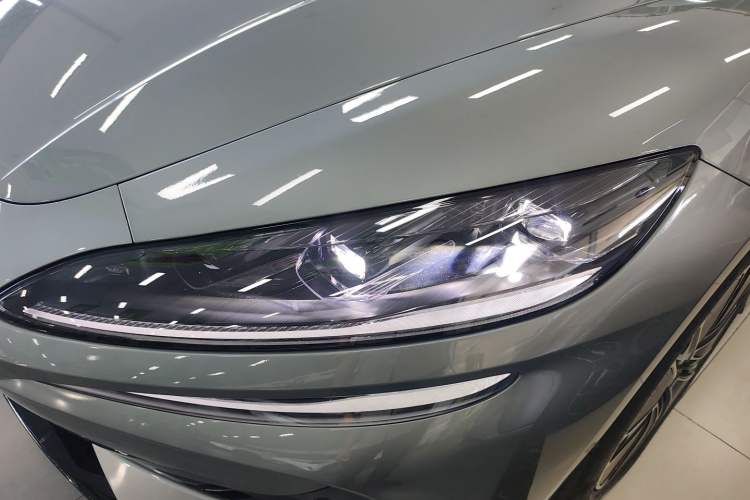 Used Denza Z9GT 2024 1100 Four-Wheel Drive Max Edition Left Front Headlight