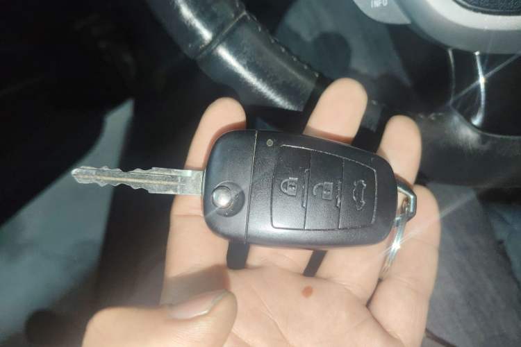 Used Bestune X80 2013 2.0L automatic comfort version Vehicle Key