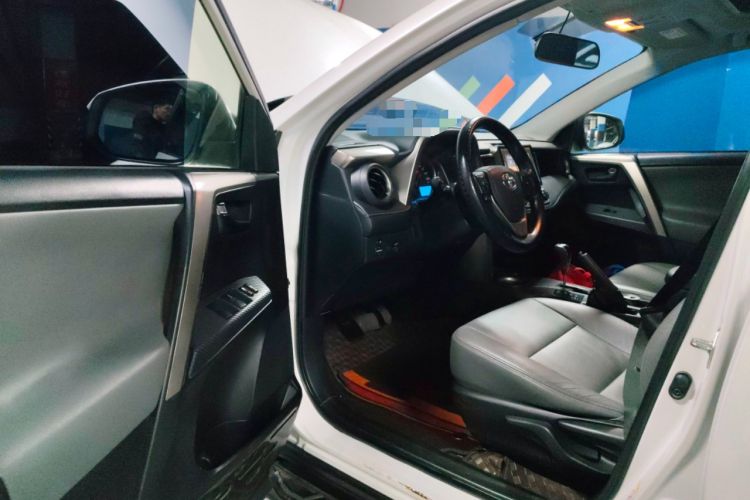 Used Toyota RAV4 2015 2.0L CVT 4x4 Trend Edition
