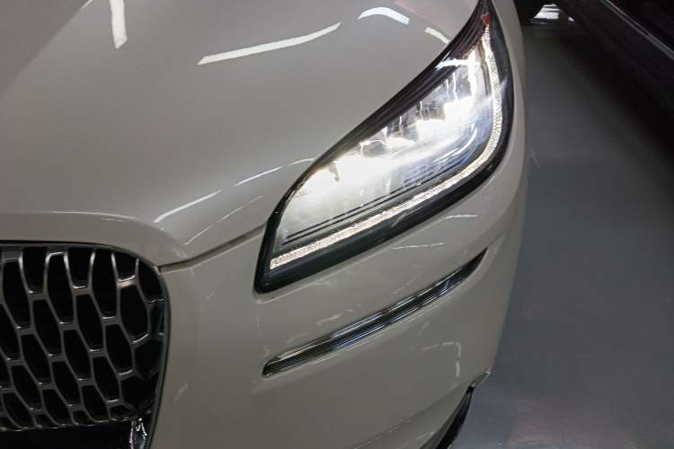 Used Lincoln Corsair 2020 2.0T Two-Wheel Drive Luxury Edition Left Front Headlight