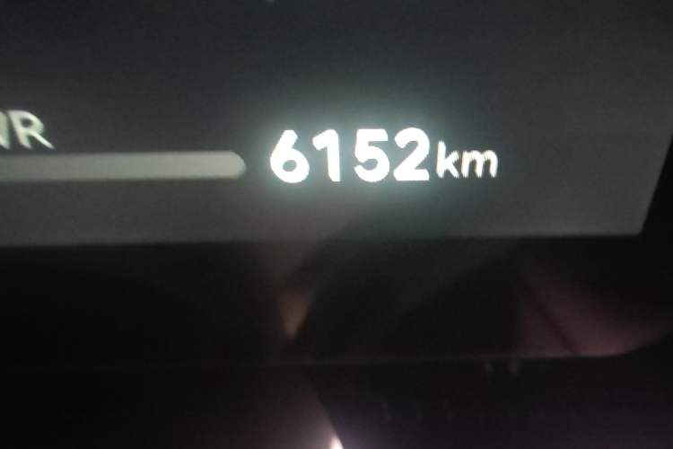 Used VOYAH Dream 2026 Model PHEV Qiankun Pro Odometer Close Up