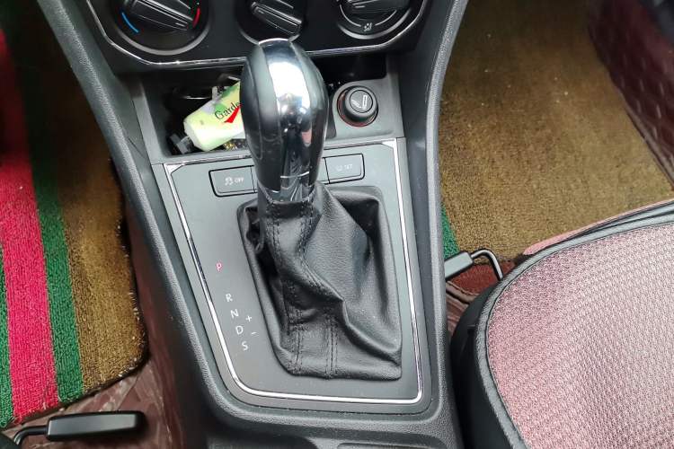 Used Volkswagen Lavida 2015 1.6L Automatic Comfort Edition
