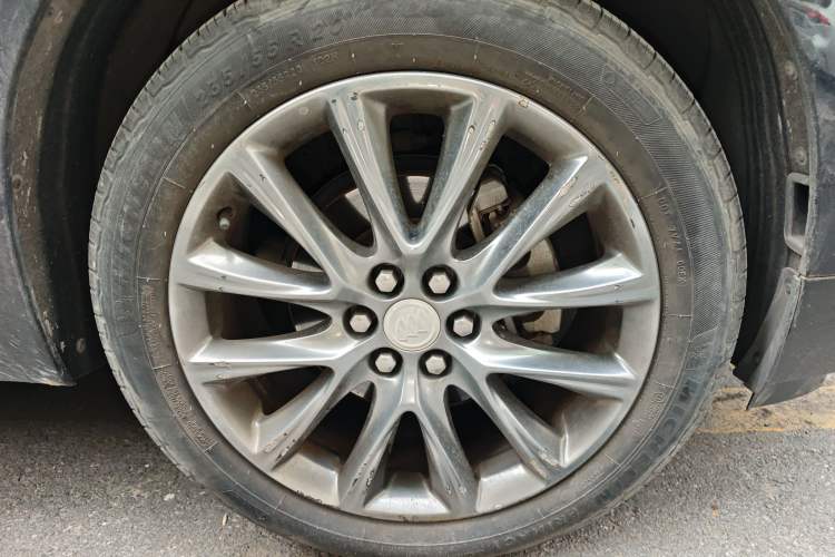 Used Buick Enclave 2020 28T Two-Wheel Drive Prestige Version Right Front Wheel Hub