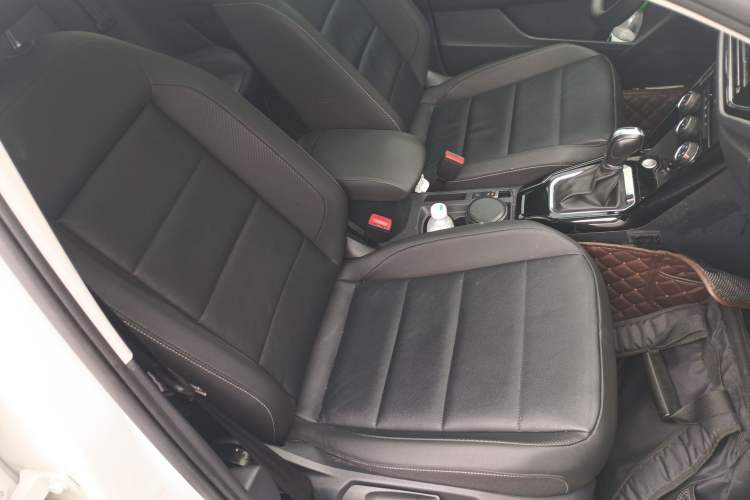 Used Volkswagen T-ROC 2020 280TSI DSG Two-Wheel Drive Comfort Version
