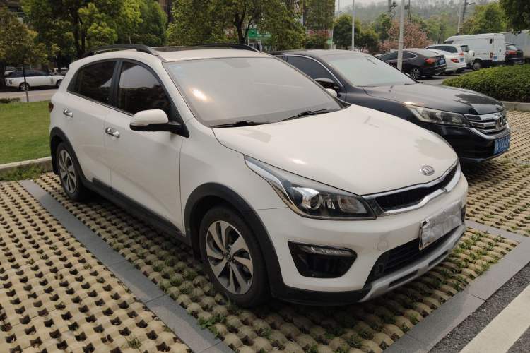 Used Kia KX Cross 2019 1.6L Automatic Dynamic Sunroof Version China VI Front Right 45 Deg