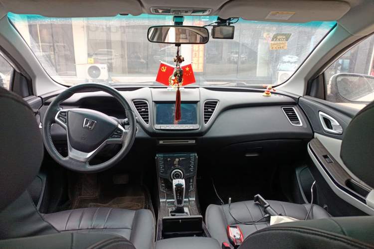 Used Luxgen 5 2015 1.8T Automatic ZhiZun Model
