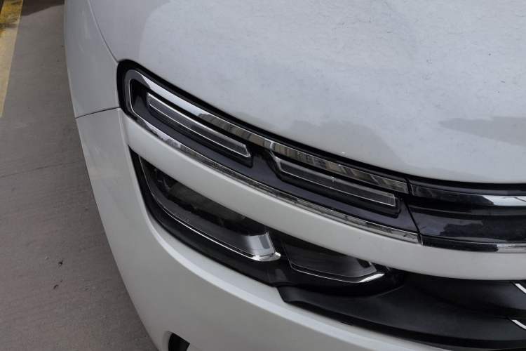 Used Citroen C5 AIRCROSS 2017 380THP Luxury Model Right Front Headlight