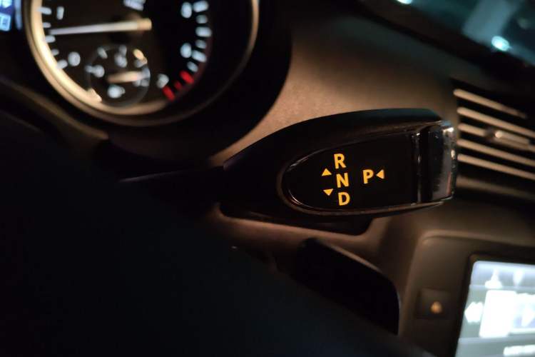 Used Mercedes-Benz R-Class 2017 R 320 4MATIC Luxury Collection Edition