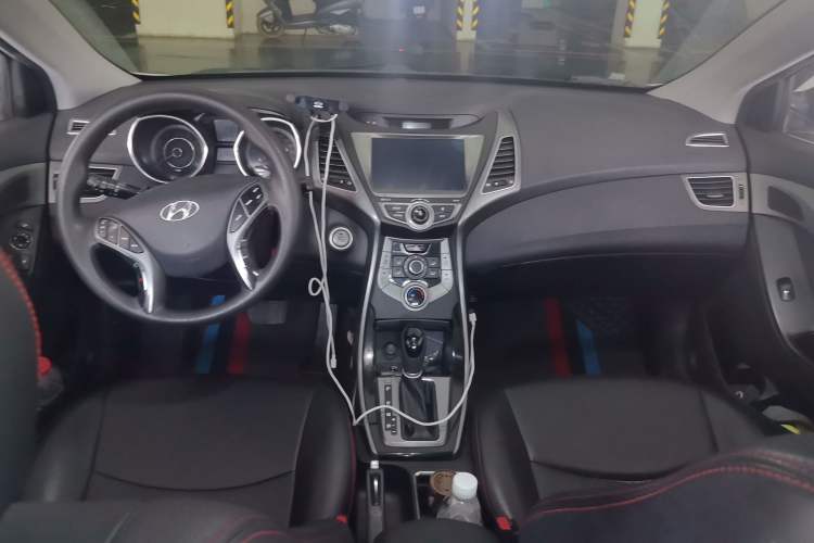 Used Hyundai Elantra (5th Generation / Langdong) 2016 1.6L Automatic Prestige Model Center Console