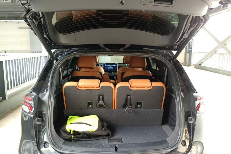 Used BYD Tang New Energy 2022 EV 730KM Luxury Model Trunk