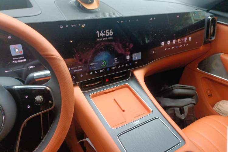 Used Hima AITO M8 2025 Extended-Range Max+ Version 53.4 kWh 6-Seater Edition
