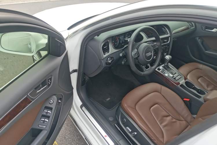 Used Audi A4L 2016 35 TFSI Collection Edition S line Comfort Model
