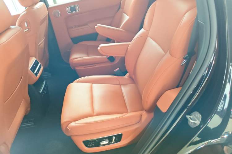 Used Li Auto L8 2024 Pro Model
