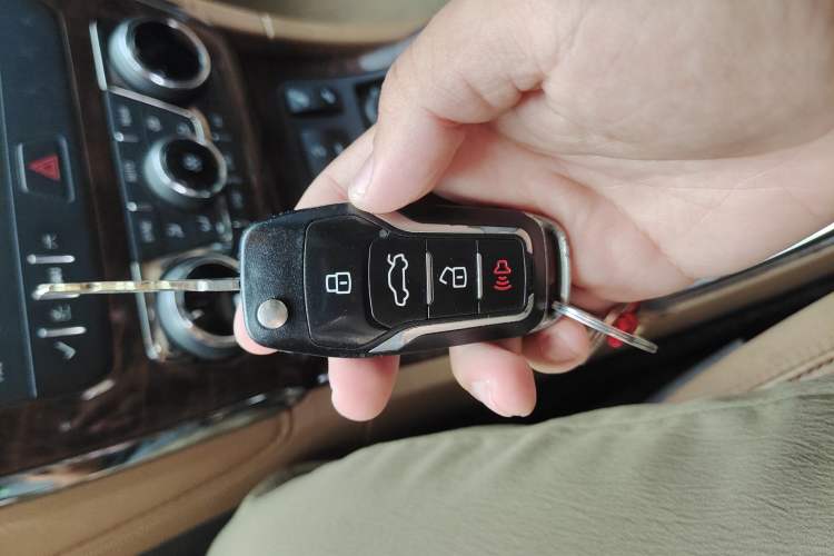 Used Buick Enclave 2014 3.6L Two-Wheel Drive Elite Comfort Version