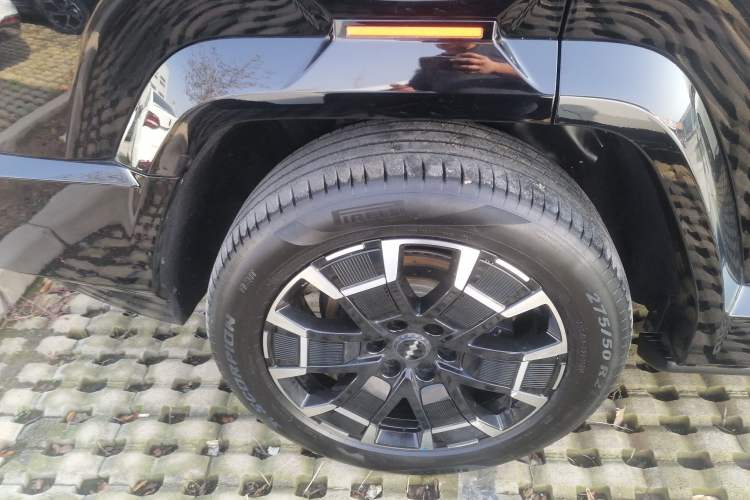 Used Formula Leopard 8 2025 Smart & Brave Flagship Edition 6 Seats
