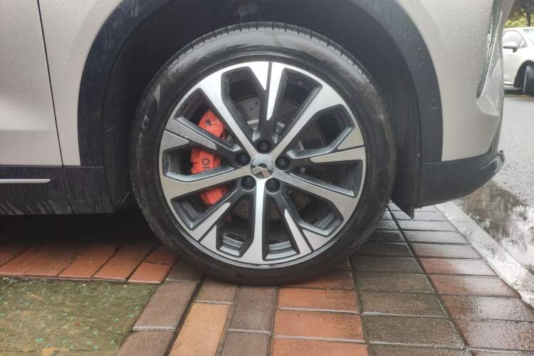 Used Nio EC7 2024 75 kWh Right Front Wheel Hub