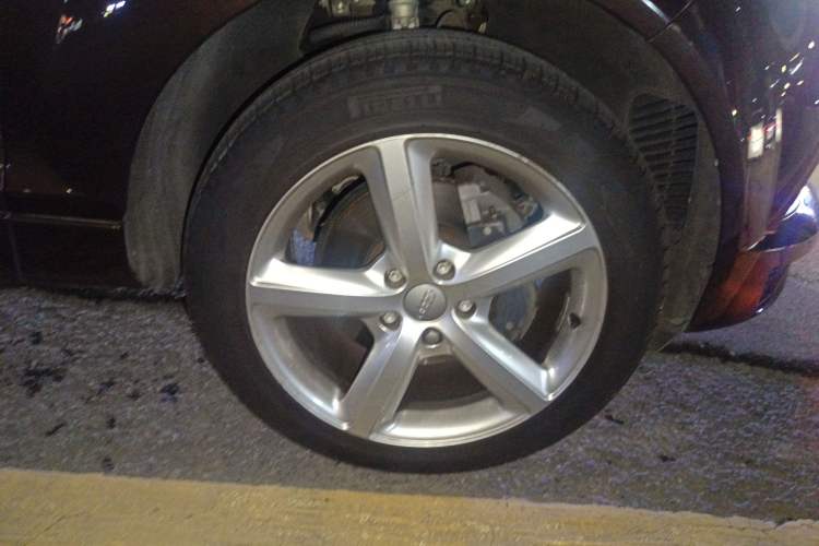 Used Audi Q7 2014 35 TFSI Sport Edition Right Front Wheel Hub