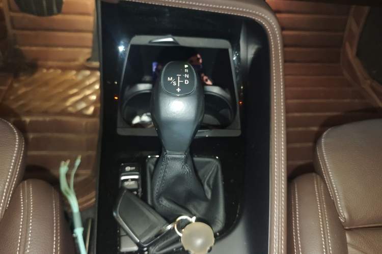 Used BMW X1 2018 sDrive18Li Luxury Model Gear Lever