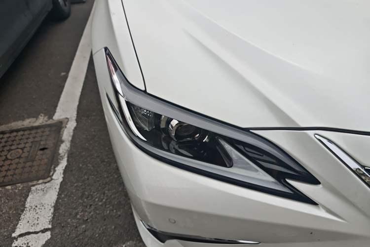 Used Lexus ES 2022 300h Excellence Edition