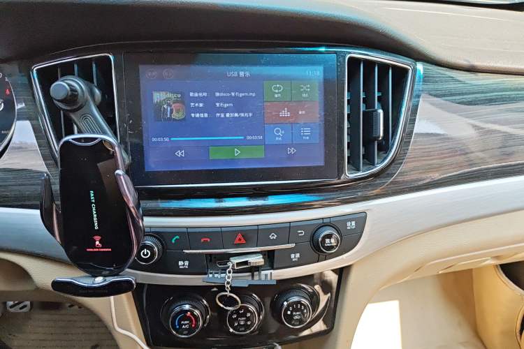 Used Baojun 730 2016 1.5T Manual Comfort Version 7 Seats
