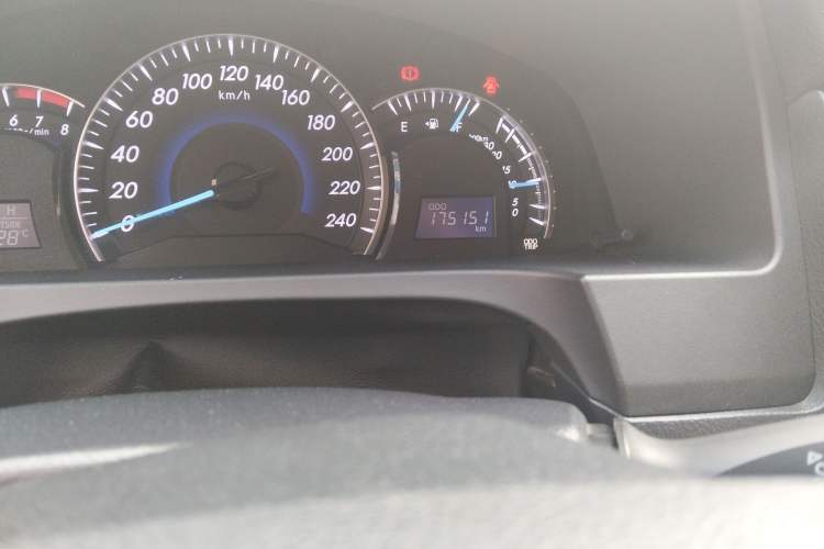 Used Toyota Camry 2012 2.5G Luxury Edition Odometer Close Up