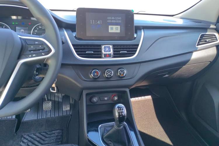 Used Baojun 730 2019 1.5L Manual Fashion Model 7-seater China VI