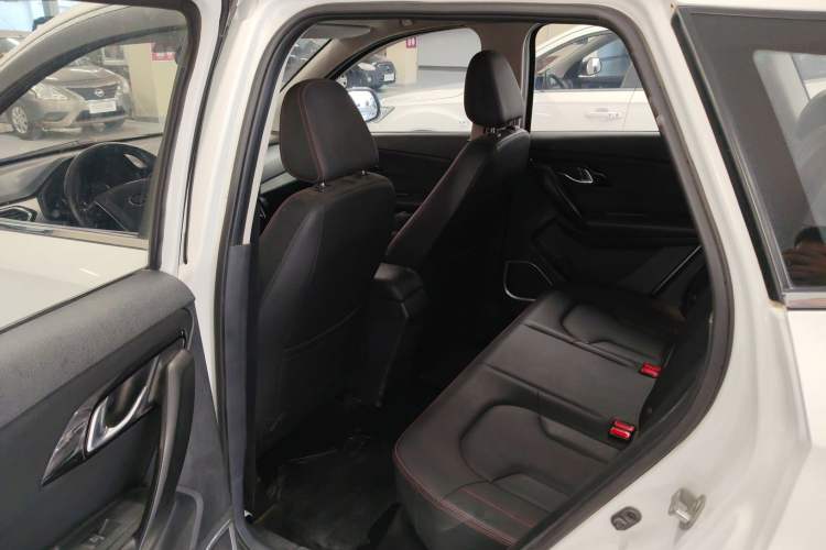 Used FAW Senya R7 2016 1.6L Manual Luxury Model
