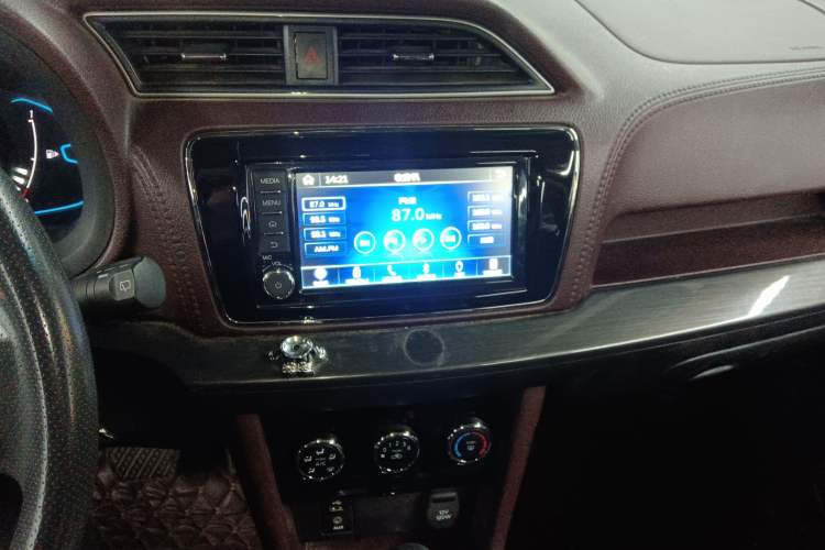 Used Venucia M50V 2017 1.6L XL CVT Luxury Edition