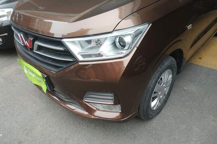 Used Wuling Hongguang 2021 1.5L Revised S Standard Version with Electric Power Steering LAR Left Front Headlight