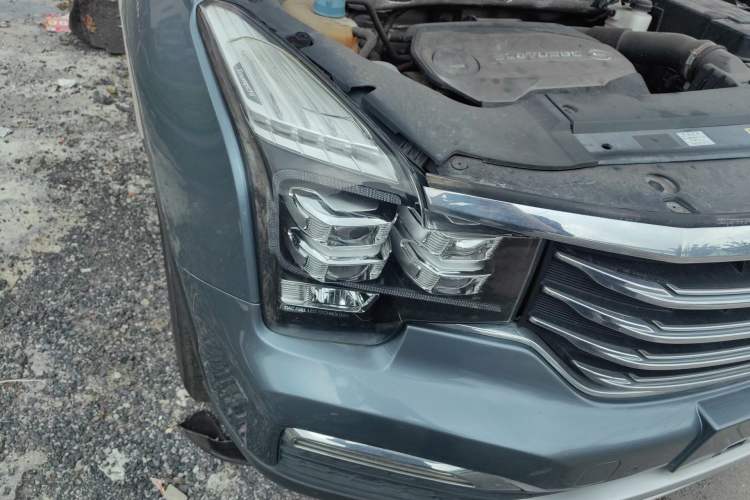 Used GAC Trumpchi GS8 2017 320T Four-Wheel Drive Luxury Smart Connectivity Version (7 Seats) Right Front Headlight