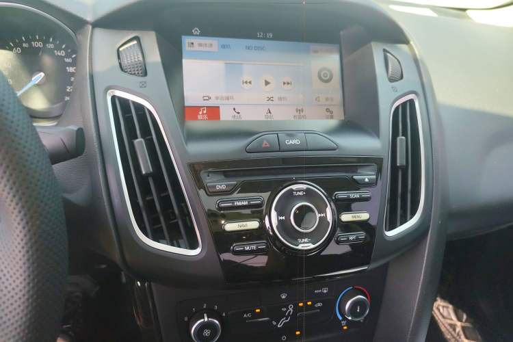 Used Ford Focus 2018 Sedan Classic 1.6L Automatic Trendy SmartDrive Edition Audio And AC Panel