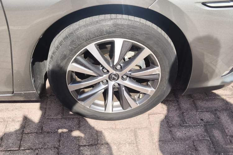 Used Lexus ES 2020 200 Excellence Edition Right Front Wheel Hub
