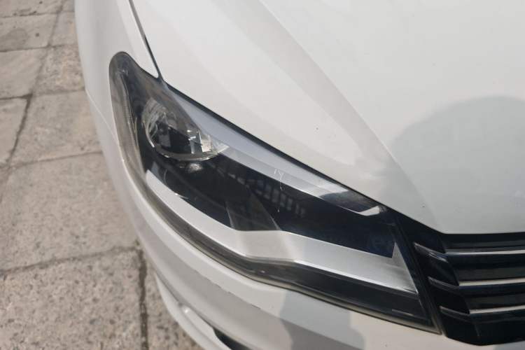 Used Volkswagen Bora 2014 1.6L Automatic Comfort Model Right Front Headlight