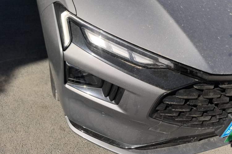 Used Ford Mondeo 2022 Facelifted EcoBoost 245 Ultimate Edition Right Front Headlight